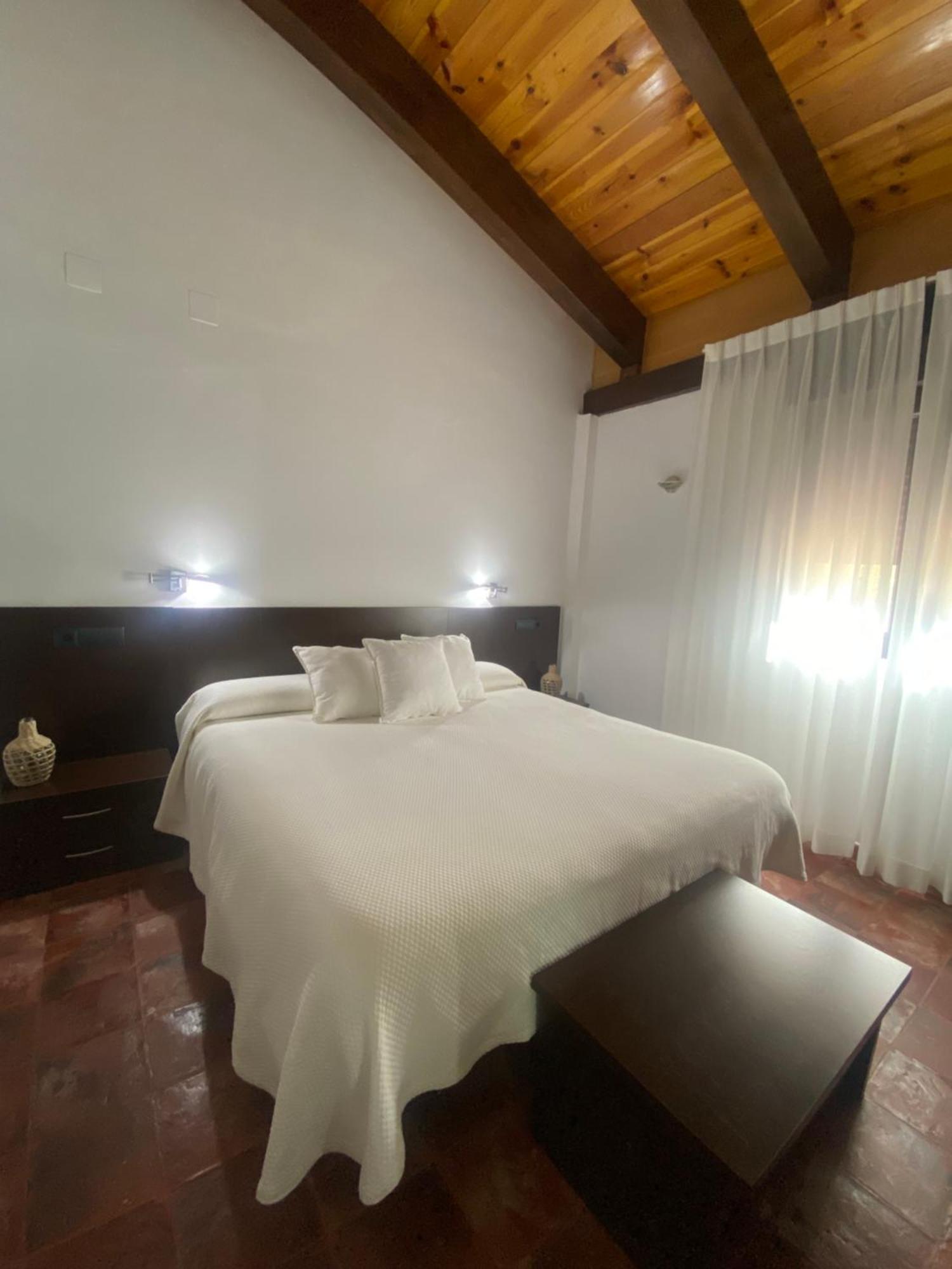 Pago De Tharsys Guest House Requena Exterior photo